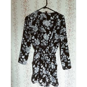 Cute black and white floral romper!!